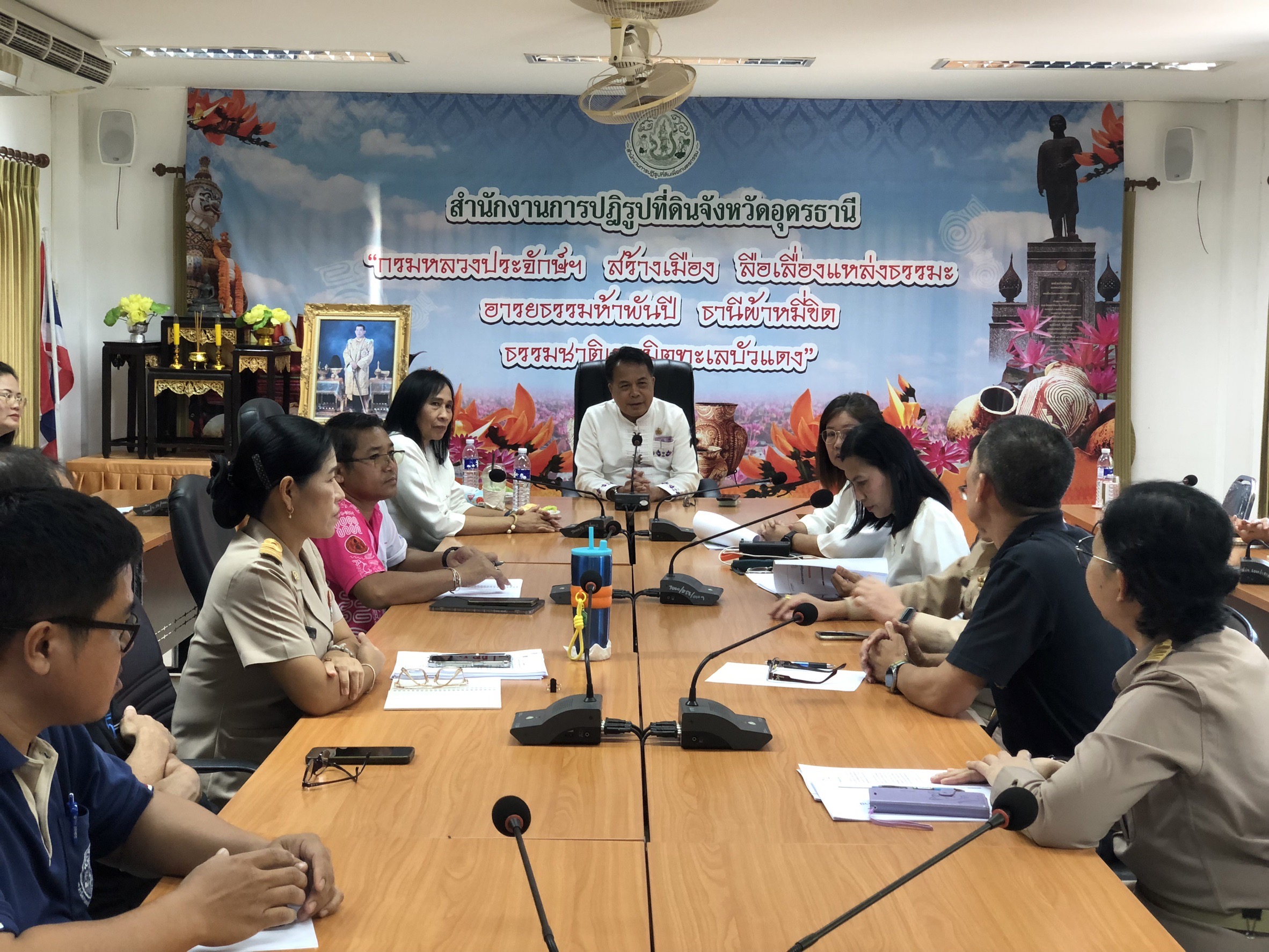 title - รองเลขาธิการ ส.ป.ก. ร่วมคณะ รมช.เกษตรฯ ทำบุญงานพืชสวนโลก พร้อมลงพื้นที่ตรวจเยี่ยม ส.ป.ก.อุดรธานี